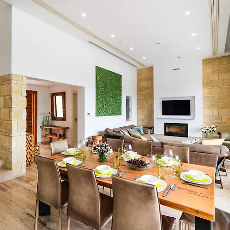 ヴィラ Goudi Goudhi